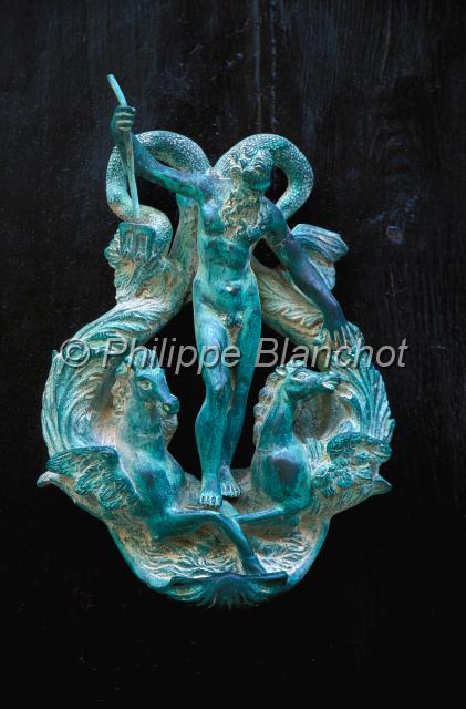 malte 30.JPG - Heurtoir d'une porte d'habitationMdinaMalte